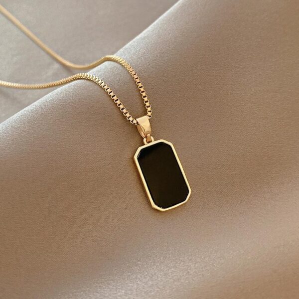 Wholesale PVD Coated Real Gold Plated 18K Gold Rectangle 304 Stainless Steel Simple Style Waterproof Non Tarnish 304 Stainless Steel Necklace
