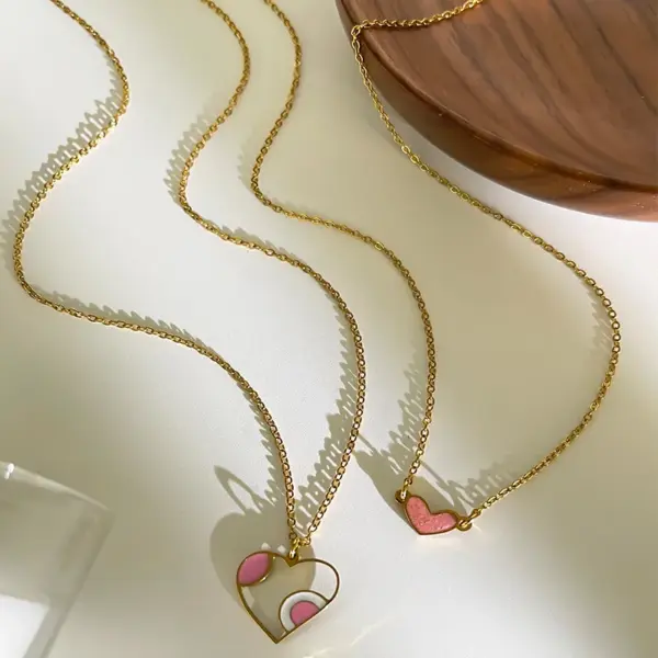 Wholesale 304 Stainless Steel Heart Shape PVD Coated Real Gold Plated Simple Style Waterproof Non Tarnish Irregular Surgical Steel Cable Chain Gold Pendant Necklace
