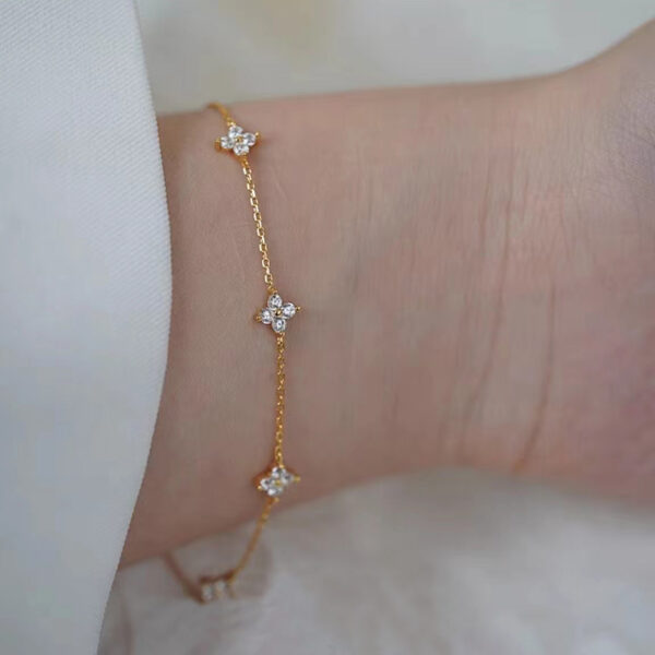 oly-cce6dbf6cf63979547ed18855654fd15 Wholesale S925 sterling sier Clover bracelet female style simple zircon light luxury niche temperament High sense bracelet