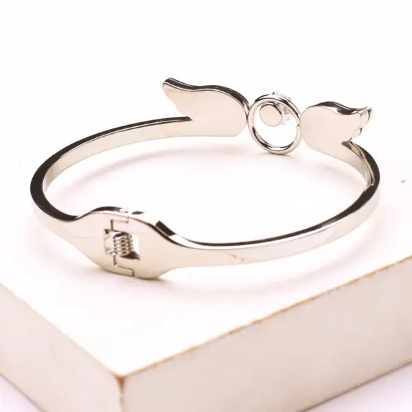 Wholesale Elegant Angel Wings Titanium Steel Inlay Zircon Bangle