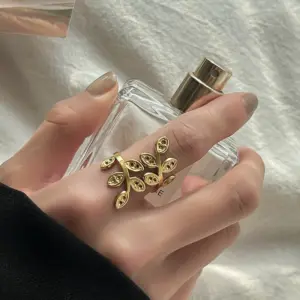 A42J / Adjustable Opening