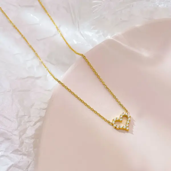 Wholesale PVD Coated Real Gold Plated Heart Shape Stainless Steel Simple Style Waterproof Non Tarnish Stainless Steel Pendant Necklace