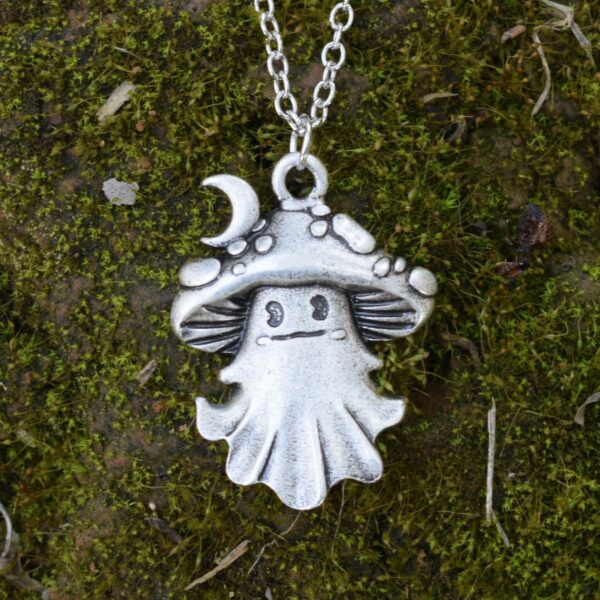 oly-cd906b8adb9418c4c7ca93e2e7571388 Wholesale Creative Retro Style Retro Magic Moon Grilled Mushroom Pendant Women Cute Cute Party Bodhi Necklace