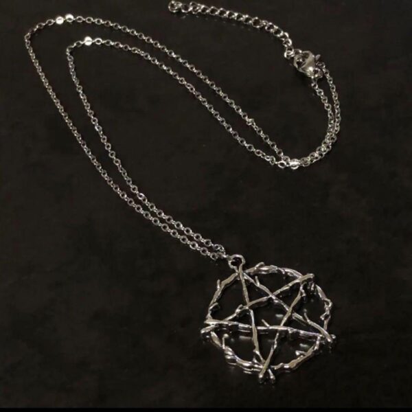 Wholesale European and American New Retro Geometric Evil Force Lucifer's Mark Necklace Pentagram Pendant