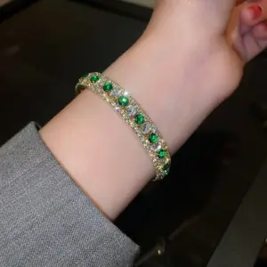 24# Bracelet-Silver Green Diamond.