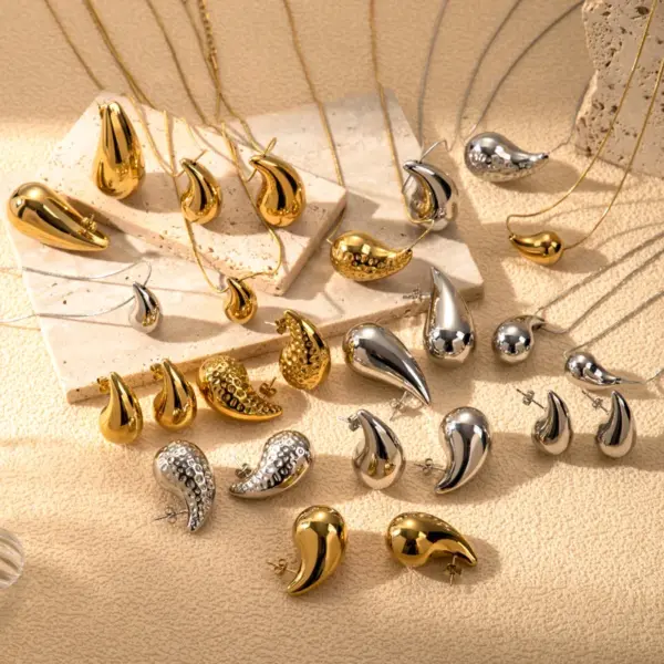 PVD Coated Water oplets 304 Stainless Steel Vintage Style Simple Style Waterproof Non Tarnish Jewelry Set