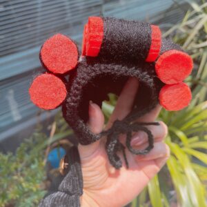 Red / Average size 25-30cm