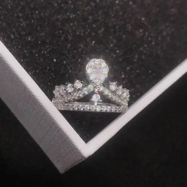 Wholesale Jewelry Fashion Crown Copper Artificial Gemstones Diamond