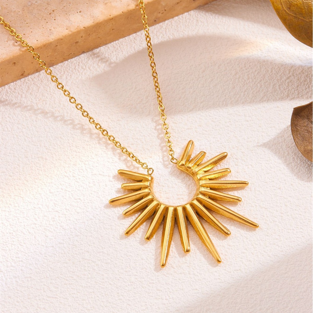 Wholesale Cross-Border Titanium Steel Light Necklace 18K Summer Non-Fading Women's Ins Style High-End Personalized Simple Stainless Steel Jewelry