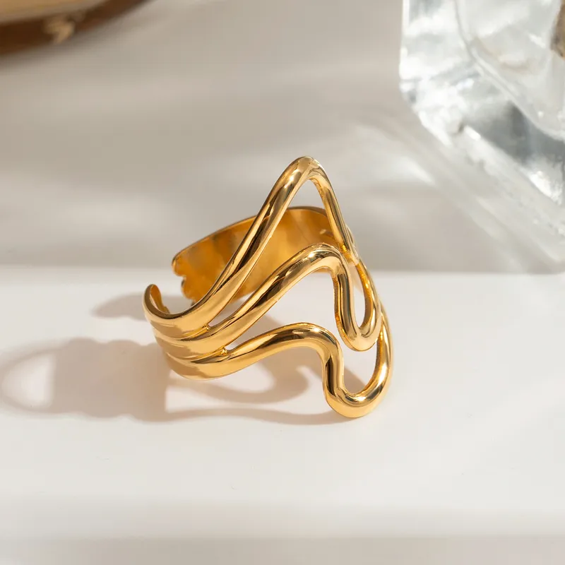 Wholesale PVD Coated Real Gold Plated Solid Color 304 Stainless Steel Casual Simple Style Classic Style Waterproof Non Tarnish Rings