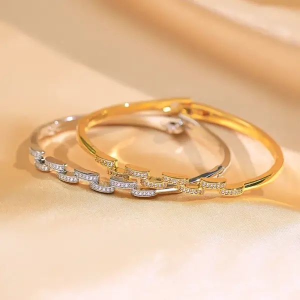 Wholesale Copper 18K Gold Plated Lady Inlay Geometric Zircon Bangle