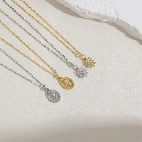 Wholesale Cute Simple Style Commute Human Crown Copper 14k Gold Plated White Gold Plated Zircon Pendant Necklace In Bulk