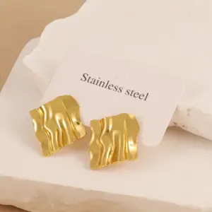 Gold / Average Size / Style 112