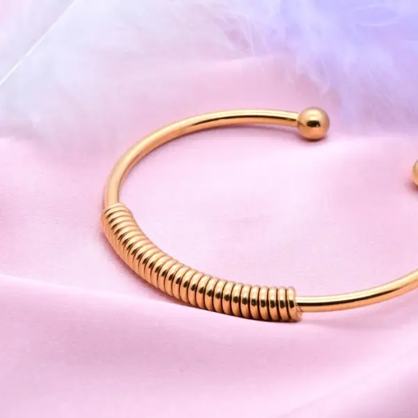 Wholesale Simple Style C Shape Solid Color Stainless Steel Plating Cuff Bracelets