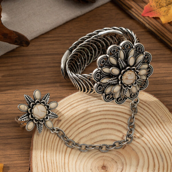 oly-cea844b082eca3eab883dfd6f96e3780 Wholesale Cross-border European and American fashion retro new open bohemian marquise turquoise bracelet chain ring