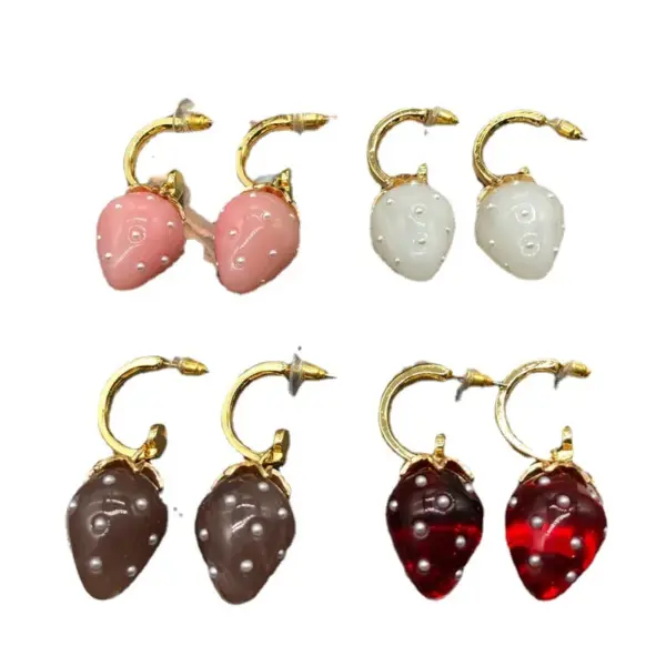 1 Pair Retro Strawberry Alloy Plating Inlay Pearl Women's Drop Earrings