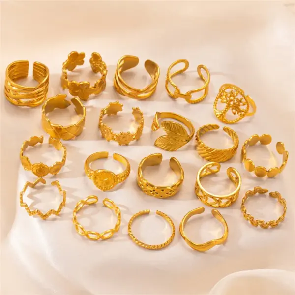 Wholesale 304 Stainless Steel Heart Shape Ion Plating (IP) 18K Gold Plated Modern Style Waterproof Non Tarnish Plating Hollow Out Rings