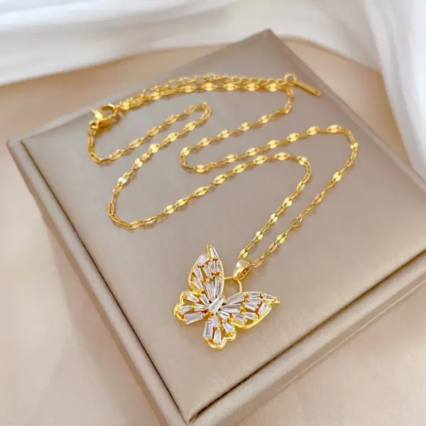 Wholesale Golden Plated 304 Stainless Steel Electroplating Zircon Butterfly Elegant Pendant Necklace For Women'S