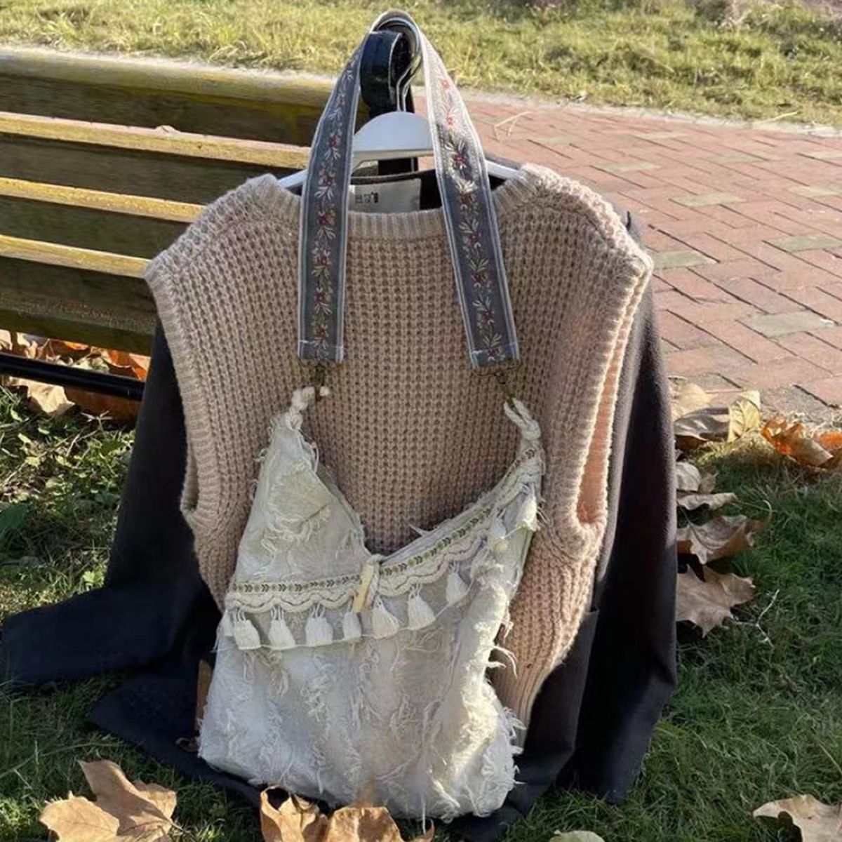 Wholesale 2024 Retro Literary Holiday Style Tassel Daily Lightweight Cloth Bag Versatile Large Capacity Single Shoulder Crossbody Bag