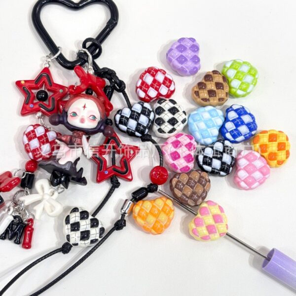 oly-cf4c20a461a24410224a40c8131e108f Wholesale Through-hole painted colored woven heart-shaped beads