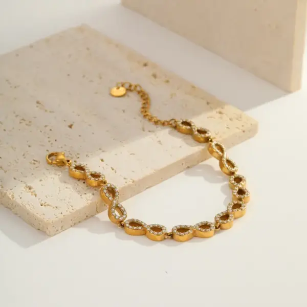 Wholesale Color Retention 304 Stainless Steel Round Heart Zircon Bracelet Gold Plated Elegant Bracelet