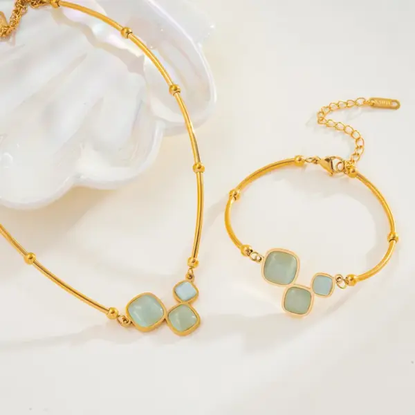 Wholesale PVD Coated Square 304 Stainless Steel Glam Romantic Waterproof Non Tarnish Bracelets Necklace