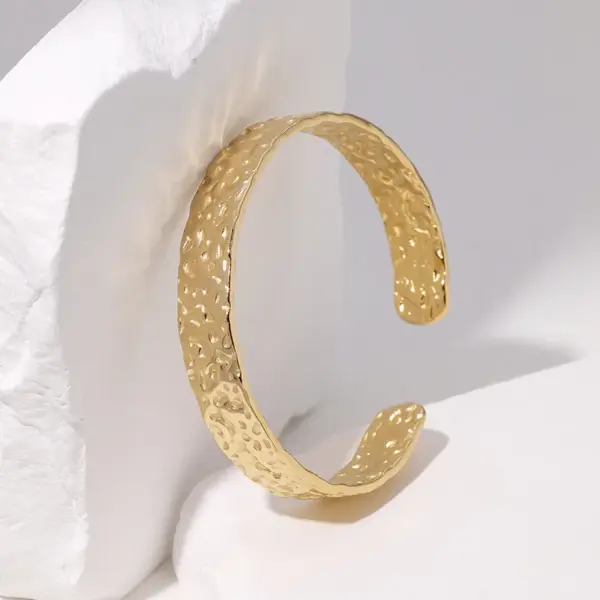 Wholesale PVD Coated Real Gold Plated 18K Gold Irregular Solid Color 304 Stainless Steel IG Style Modern Style Simple Style Waterproof Non Tarnish Bangle