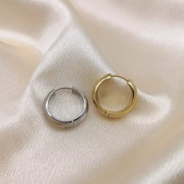 1 Pair Simple Style Solid Color Titanium Steel Earrings