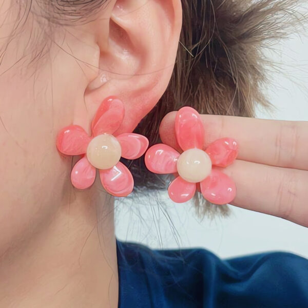 oly-cfd0ccd244d3950d66b58709a81b8d37 Wholesale Summer Fresh Style Earrings Five-petal Flower Jelly Color Acrylic Earrings Simple Petal Fashion Earrings Ear Accessories for Women