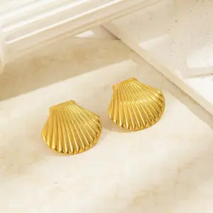 Qyg232 Shell Earrings / Gold