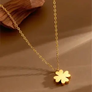 X0313-Glossy Four-leaf Clover-Necklace- Gold