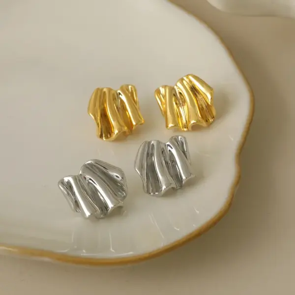 Wholesale 1 Pair Beach Commute Solid Color Frill Copper 18K Gold Plated Ear Studs