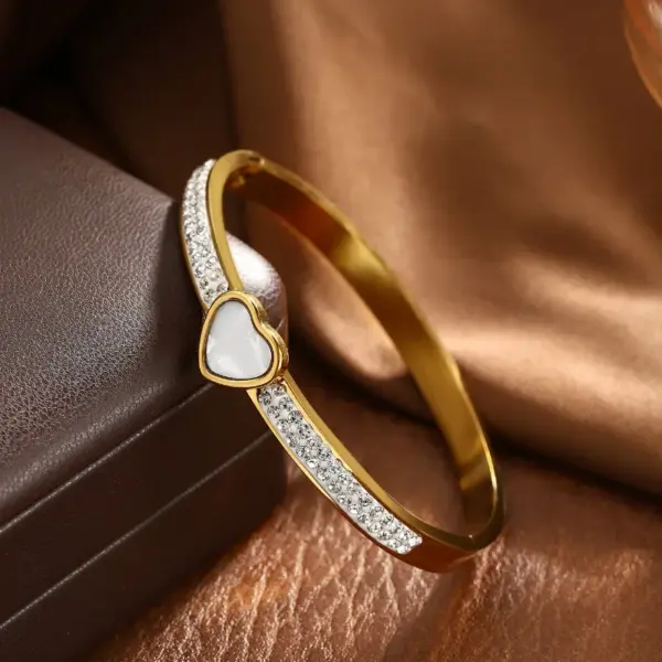 Wholesale Elegant Classic Style Heart Shape 304 Stainless Steel Zircon Bangle In Bulk