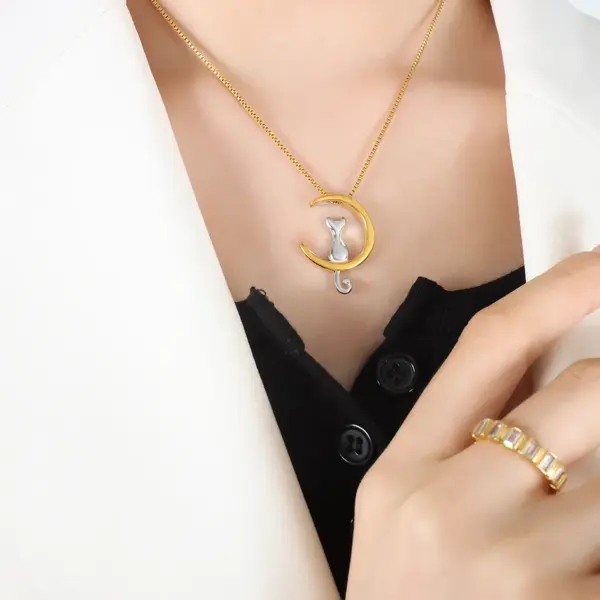 Wholesale 304 Stainless Steel Cat PVD Coated 18K Gold Plated Real Gold Plated Cute Waterproof Non Tarnish Plating Box Chain Pendant Necklace