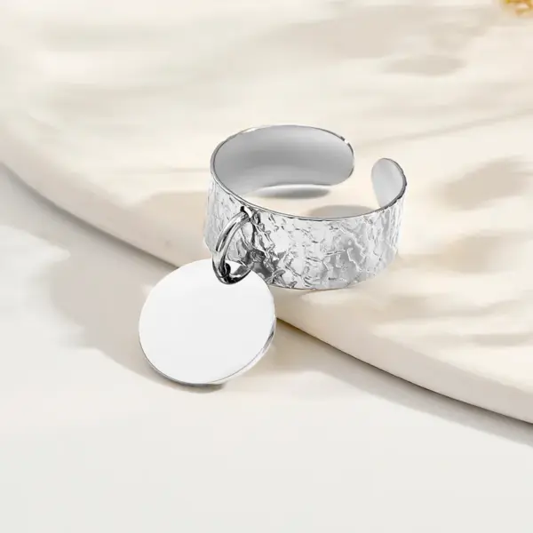 304 Stainless Steel Solid Color PVD Coated 14K Gold Plated 18K Gold Plated Retro Simple Style Roman Style Waterproof Non Tarnish Gold Silver Charm Rings