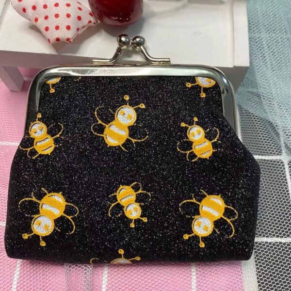 Wholesale Little Bee Iron Buckle Clip Coin Purse