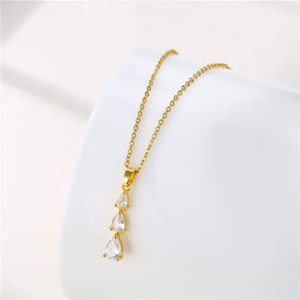 Water Plating Vacuum Plating Real Gold Plated 18K Gold Flower Dragonfly Butterfly 304 Stainless Steel Titanium Steel Simple Style Waterproof Non Tarnish 201 Stainless Steel Pendant Necklace