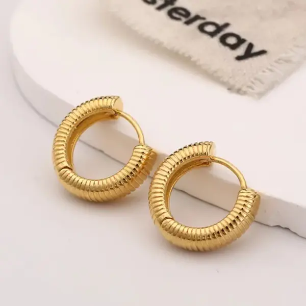 Wholesale PVD Coated Real Gold Plated 18K Gold Round 304 Stainless Steel Simple Style Waterproof Non Tarnish Earrings