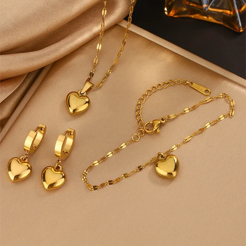 Wholesale Ion Plating (IP) 18K Gold Plated Heart Shape 304 Stainless Steel Fairy Style Cute Sweet Waterproof Non Tarnish Jewelry Set