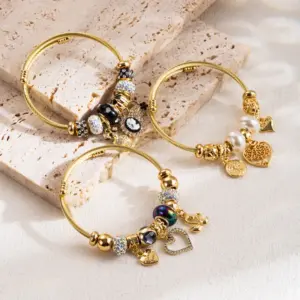 Wholesale Elegant Swan Heart Shape 304 Stainless Steel Alloy Rhinestones Bangle In Bulk