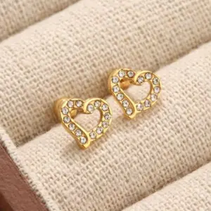 Gold / Average Size / A Pair of Heart-shaped Diamond Rings