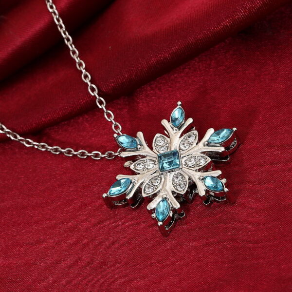 Wholesale Natural gemstone silver-plated zircon snowflake necklace Christmas gift pendant