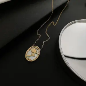 05-J17 Titanium Steel Rose Necklace / Gold