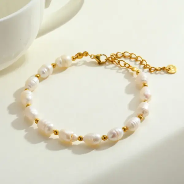 Wholesale 304 Stainless Steel Gold Plated Vacuum Electroplating (In Furnace) Gold Steel Color Women's Suitable Beaded Chain Bracelet Round Pearl Elegant Novel Design