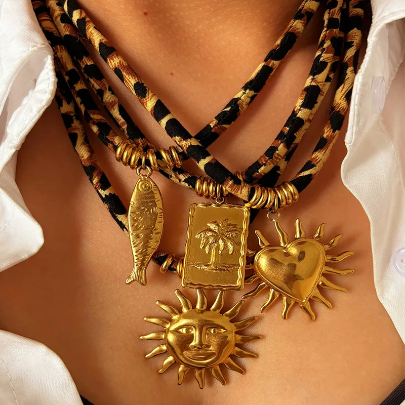 Wholesale Retro Streetwear Geometric Sun Heart Shape PVD Coated 18K Gold Plated Gold Enamel 304 Stainless Steel Nylon Woven Chain Lobster Trier Clasp