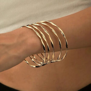 Wholesale Live Hot Mobius Bracelet suit Green Ring Gold Niche Design Simple Irregular Bracelet Bracelet for Women