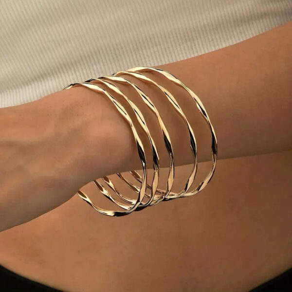 Wholesale Live Hot Mobius Bracelet suit Green Ring Gold Niche Design Simple Irregular Bracelet Bracelet for Women