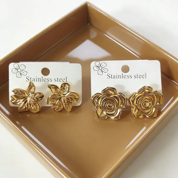 Wholesale Water Plated Imitation Gold Style Three-Dimensional Flower Plumeria Shape Earrings 304 Stainless Steel Women's Earrings