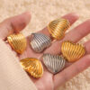 Wholesale Korean-style simple and elegant temperament sweet love shape earrings geometric vertical stripes design titanium steel gold-plated earrings