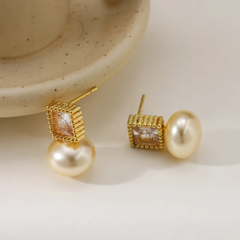 Wholesale Vacuum Electroplating (In Furnace) Plated 18K Real Gold 304316 Stainless Steel Imitation Pearl Zircon Female Style Minimalist Style Stud Ear